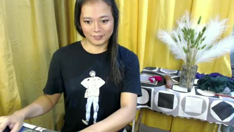 Snapshot of queen_ennah chatting on June 26, 2026, 1:10 am queen_ennah online show from June 26, 2026, 1:10 am