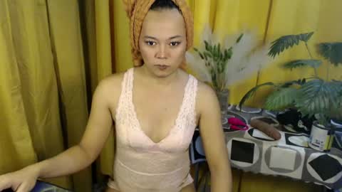 Snapshot of queen_ennah chatting on July 14, 2026, 6:51 am queen_ennah online show from July 14, 2026, 6:51 am