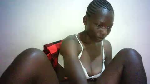Snapshot of queen_joan chatting on February 10, 2025, 1:35 am queen_joan online show from February 10, 2025, 1:35 am