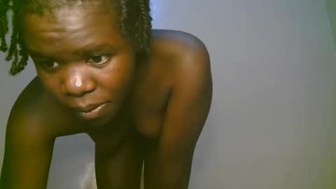 queen_latasha online show from April 15, 2026, 7:58 pm