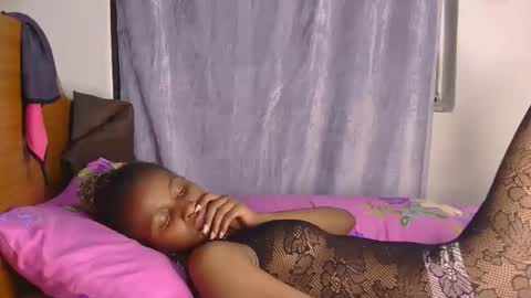queen_leilani online show from September 17, 2025, 10:55 pm
