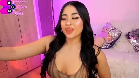 Snapshot of queen_liana chatting on February 19, 2025, 6:11 am Liana online show from February 19, 2025, 6:11 am