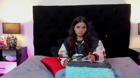 queen_misy online show from April 17, 2026, 8:45 pm