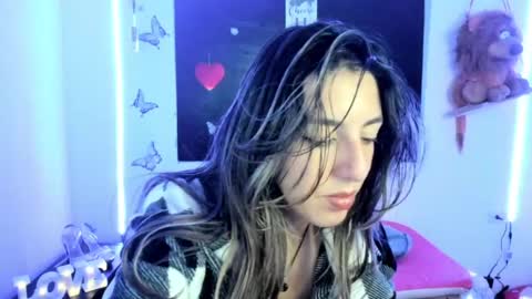 Snapshot of queen_natttyy chatting on March 9, 2025, 6:39 am queen_natttyy online show from March 9, 2025, 6:39 am