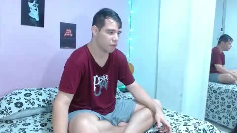 Snapshot of queen_night19 chatting on January 15, 2026, 12:54 pm Queen night online show from January 15, 2026, 12:54 pm