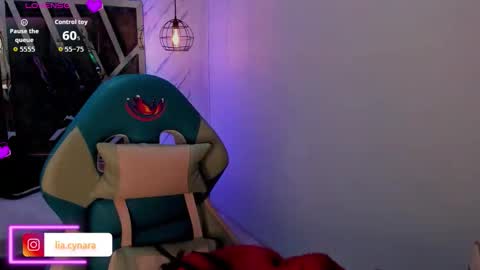   online show from September 21, 2025, 12:07 pm