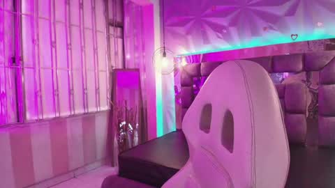 Snapshot of queen_perla_ chatting on May 9, 2026, 12:10 pm online show from May 9, 2026, 12:10 pm