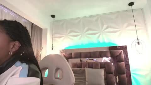 Snapshot of queen_perla_ chatting on May 23, 2026, 12:09 pm online show from May 23, 2026, 12:09 pm