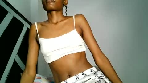 Snapshot of queen_sashavixen chatting on June 24, 2026, 4:55 am queen_sashavixen online show from June 24, 2026, 4:55 am