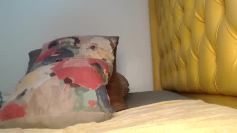 Snapshot of queen_tweakingbae chatting on November 20, 2025, 2:12 am valdonte online show from November 20, 2025, 2:12 am