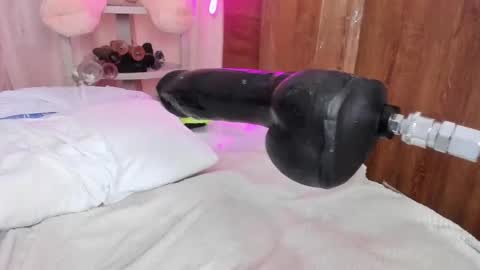 Snapshot of queen_yully chatting on March 6, 2025, 8:48 pm queen_yully online show from March 6, 2025, 8:48 pm