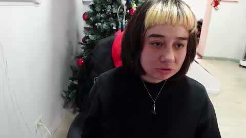 Snapshot of queen_zafiro88 chatting on November 22, 2025, 2:27 pm Zafiro ILL BROADCAST UNTIL DECEMBER Onlyfans online show from November 22, 2025, 2:27 pm