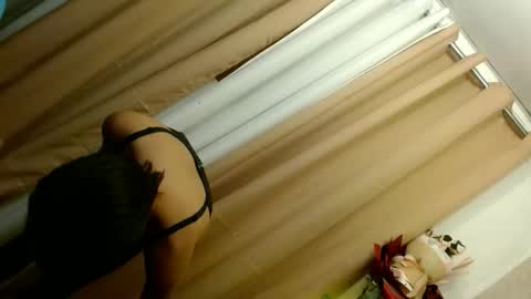 Snapshot of queena10 chatting on May 28, 2026, 9:12 pm CALL ME YOUR QUEEN AIVY1 online show from May 28, 2026, 9:12 pm