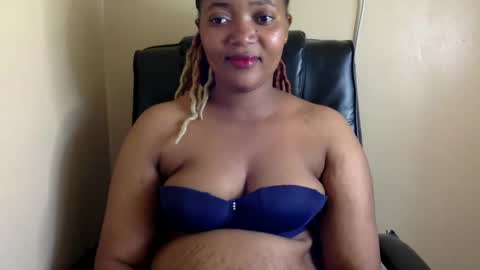 Queenbebony2 online show from January 8, 2025, 8:27 am