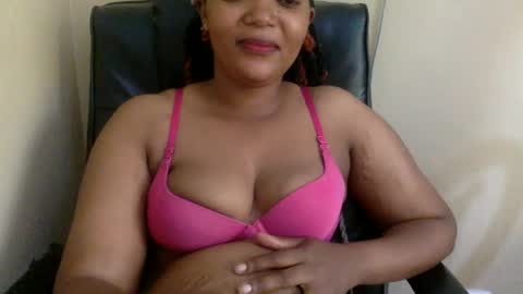 Queenbebony2 online show from January 28, 2025, 6:38 am