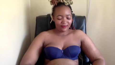 Queenbebony2 online show from January 29, 2025, 7:46 am