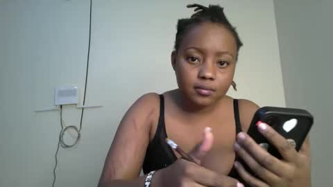 queen online show from October 22, 2025, 6:07 pm