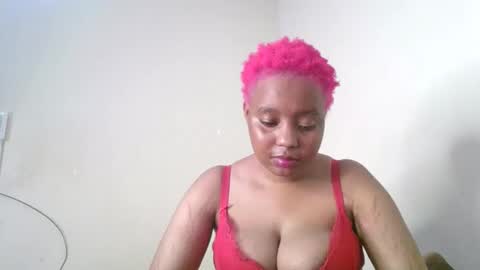 Snapshot of queenbeiby05 chatting on April 9, 2026, 7:41 pm queen online show from April 9, 2026, 7:41 pm
