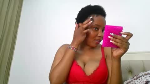 Snapshot of queenbeiby05 chatting on May 10, 2026, 8:36 pm queen online show from May 10, 2026, 8:36 pm