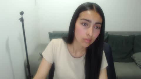 Snapshot of queenbyte_18 chatting on October 24, 2025, 7:54 pm queenbyte_18 online show from October 24, 2025, 7:54 pm