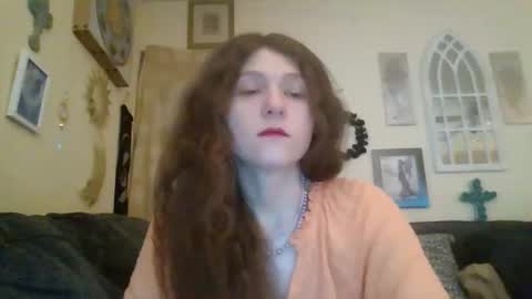 queencrimsonlvx online show from April 24, 2026, 1:19 am