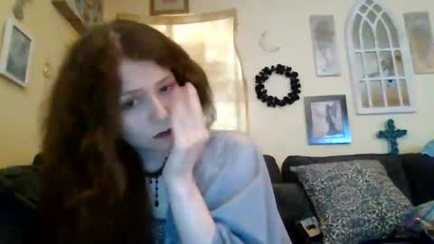 Snapshot of queencrimsonlvx chatting on June 2, 2026, 1:29 am queencrimsonlvx online show from June 2, 2026, 1:29 am