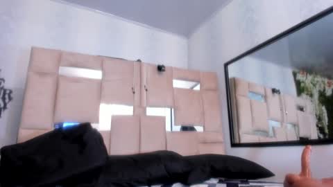 QUEENJEENN online show from February 18, 2025, 7:09 pm