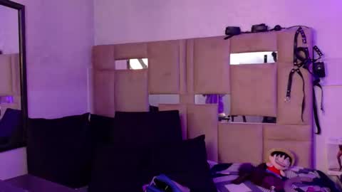 QUEENJEENN online show from March 20, 2026, 5:34 am