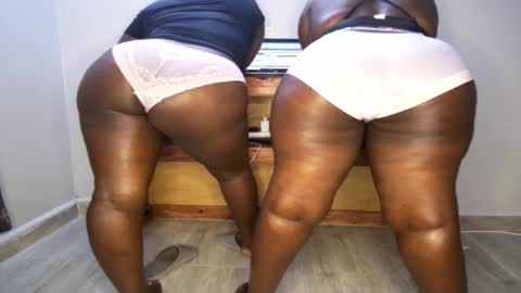 Snapshot of queenkiah chatting on November 5, 2025, 7:58 pm Nina online show from November 5, 2025, 7:58 pm