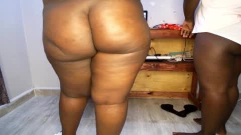 Snapshot of queenkiah chatting on November 24, 2025, 6:29 pm Nina online show from November 24, 2025, 6:29 pm