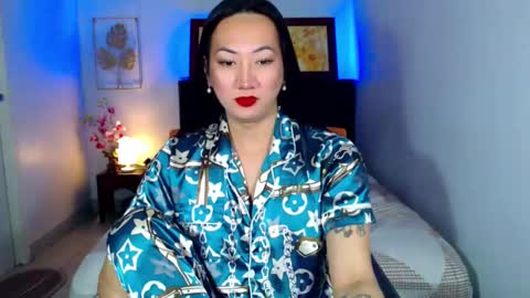 QUEEN online show from January 9, 2025, 5:23 am