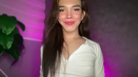 QUEEN online show from December 17, 2025, 10:27 pm