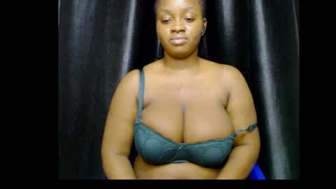 Zoey online show from November 24, 2025, 10:42 pm