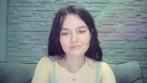 QueenOfModels online show from January 12, 2026, 3:39 pm