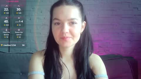 Snapshot of queenofmodels chatting on February 12, 2026, 5:57 am QueenOfModels online show from February 12, 2026, 5:57 am