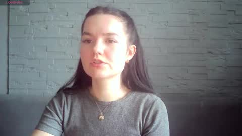 Snapshot of queenofmodels chatting on February 16, 2026, 12:56 pm QueenOfModels online show from February 16, 2026, 12:56 pm