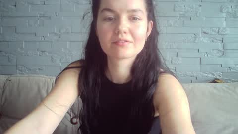 Snapshot of queenofmodels chatting on April 8, 2026, 11:32 am QueenOfModels online show from April 8, 2026, 11:32 am