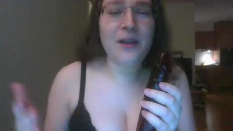 Snapshot of queenofthenights chatting on June 6, 2026, 10:14 pm queenofthenights online show from June 6, 2026, 10:14 pm