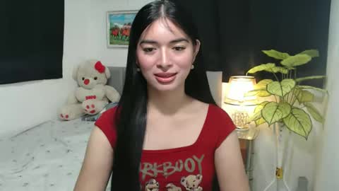 QueenPinay69 online show from October 14, 2025, 7:47 pm
