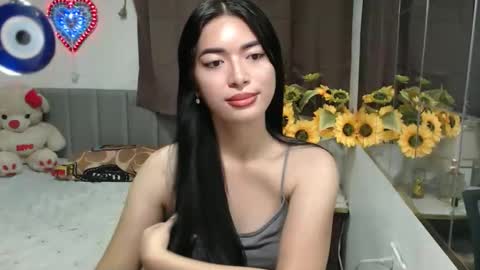 QueenPinay69 online show from December 3, 2025, 12:58 pm