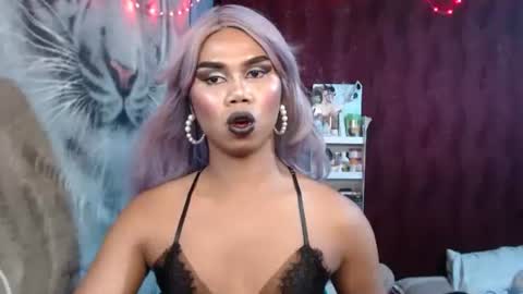 Snapshot of queenpinayebony_xx chatting on April 6, 2026, 1:34 pm queenpinayebony_xx online show from April 6, 2026, 1:34 pm