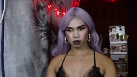Snapshot of queenpinayebony_xx chatting on April 9, 2026, 3:50 pm queenpinayebony_xx online show from April 9, 2026, 3:50 pm