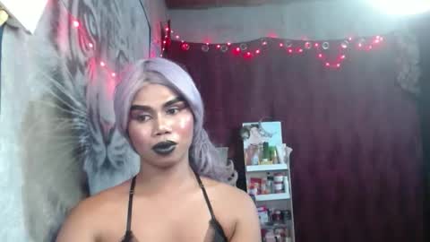 Snapshot of queenpinayebony_xx chatting on April 18, 2026, 7:07 pm queenpinayebony_xx online show from April 18, 2026, 7:07 pm