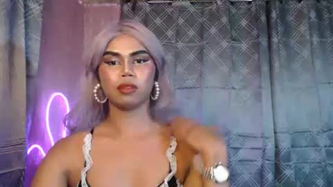 Snapshot of queenpinayebony_xx chatting on April 19, 2026, 12:59 pm queenpinayebony_xx online show from April 19, 2026, 12:59 pm