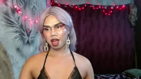 Snapshot of queenpinayebony_xx chatting on May 15, 2026, 11:39 am queenpinayebony_xx online show from May 15, 2026, 11:39 am