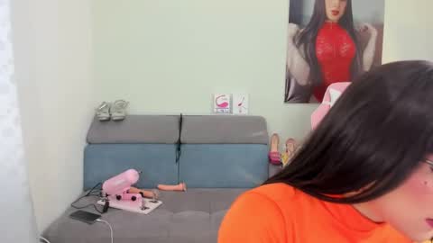 RAMONA ULLOA  online show from December 8, 2024, 8:25 pm