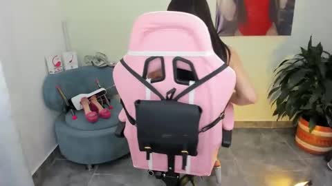 RAMONA ULLOA  online show from February 1, 2025, 8:16 pm