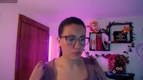 Snapshot of queenrose94 chatting on February 13, 2026, 12:56 pm queenrose94 online show from February 13, 2026, 12:56 pm