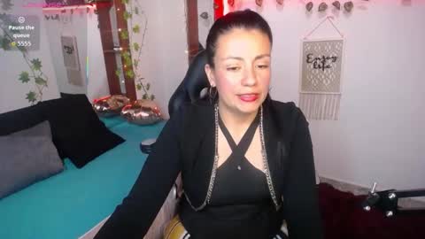 Snapshot of queenrose94 chatting on February 25, 2026, 3:54 pm queenrose94 online show from February 25, 2026, 3:54 pm
