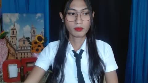 queensteffi online show from February 6, 2025, 10:04 am